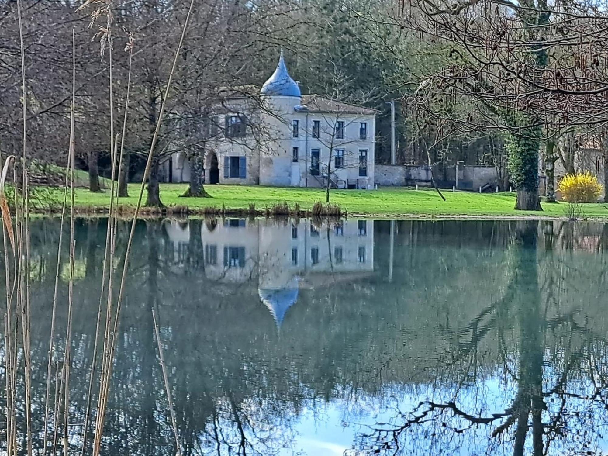 Lodge Hotel De Sommedieue Verdun Εξωτερικό φωτογραφία