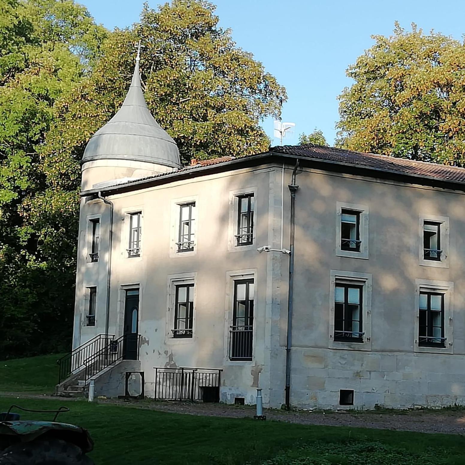 Lodge Hotel De Sommedieue Verdun Εξωτερικό φωτογραφία