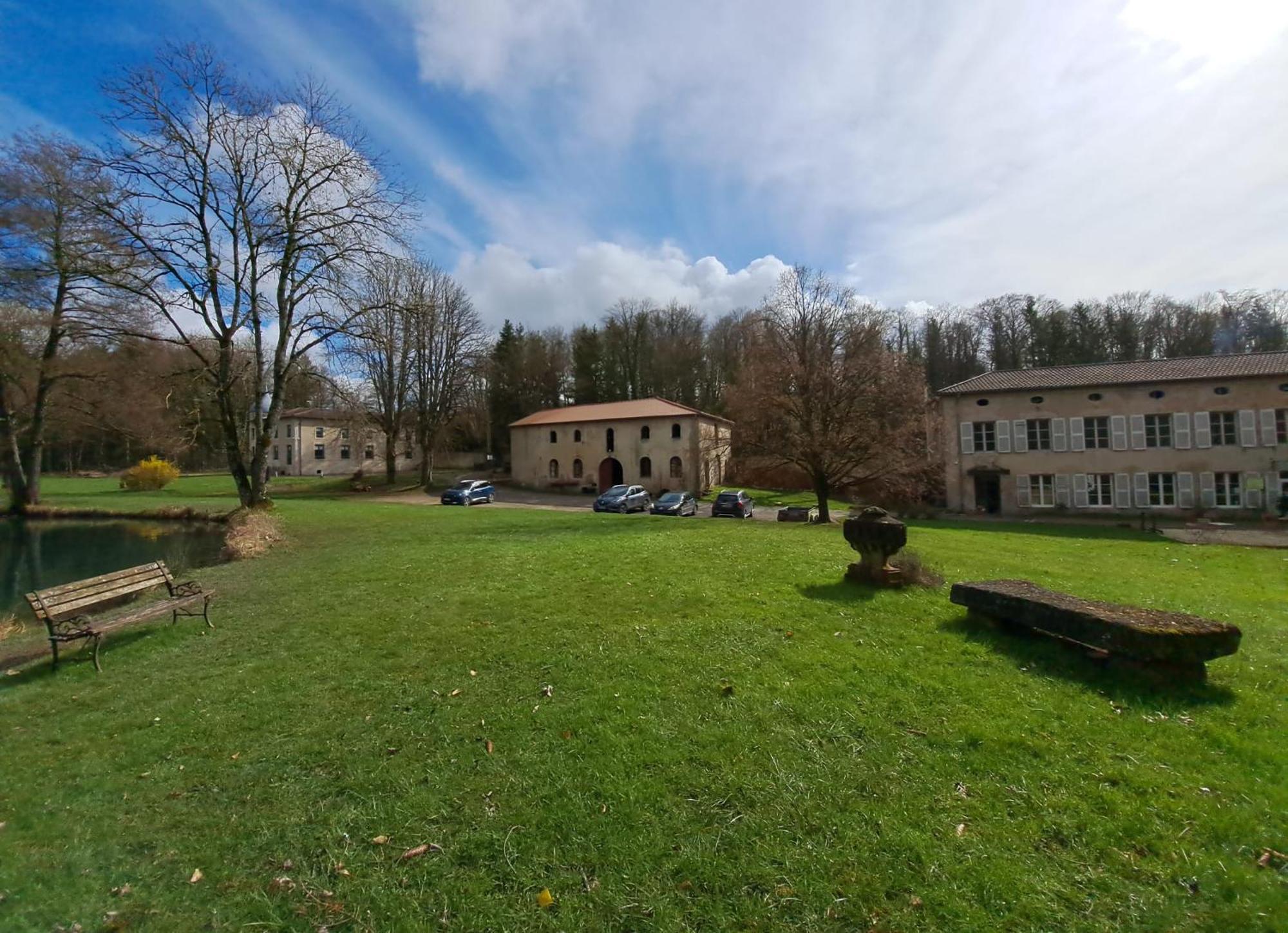 Lodge Hotel De Sommedieue Verdun Εξωτερικό φωτογραφία